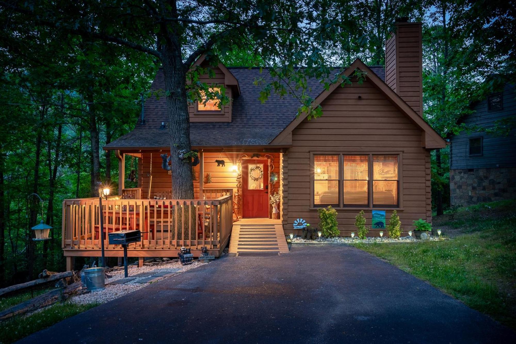 Cozy, Ada Accessible, Family Cabin With Hot Tub 塞维尔维尔 外观 照片