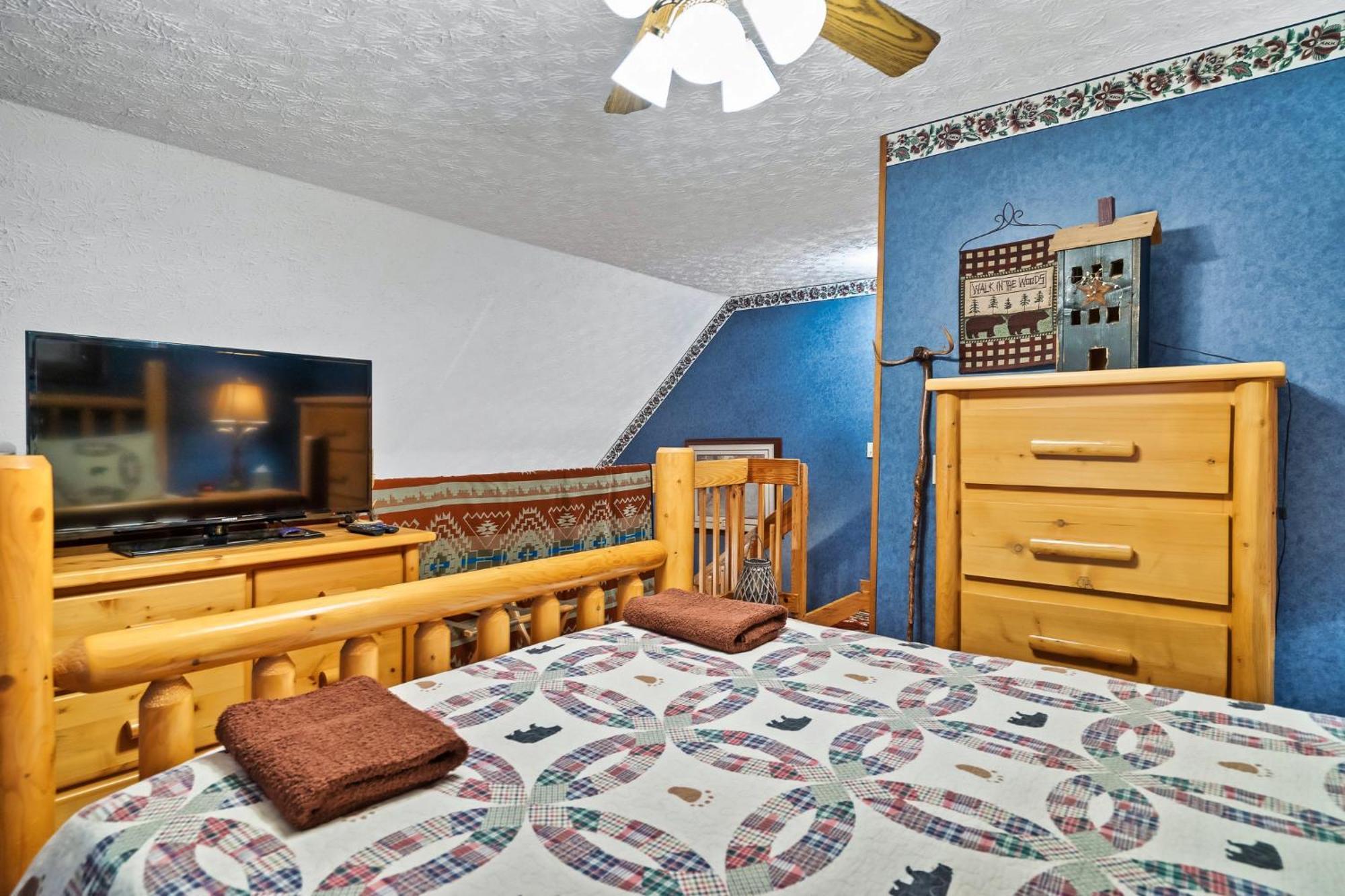 Cozy, Ada Accessible, Family Cabin With Hot Tub 塞维尔维尔 外观 照片